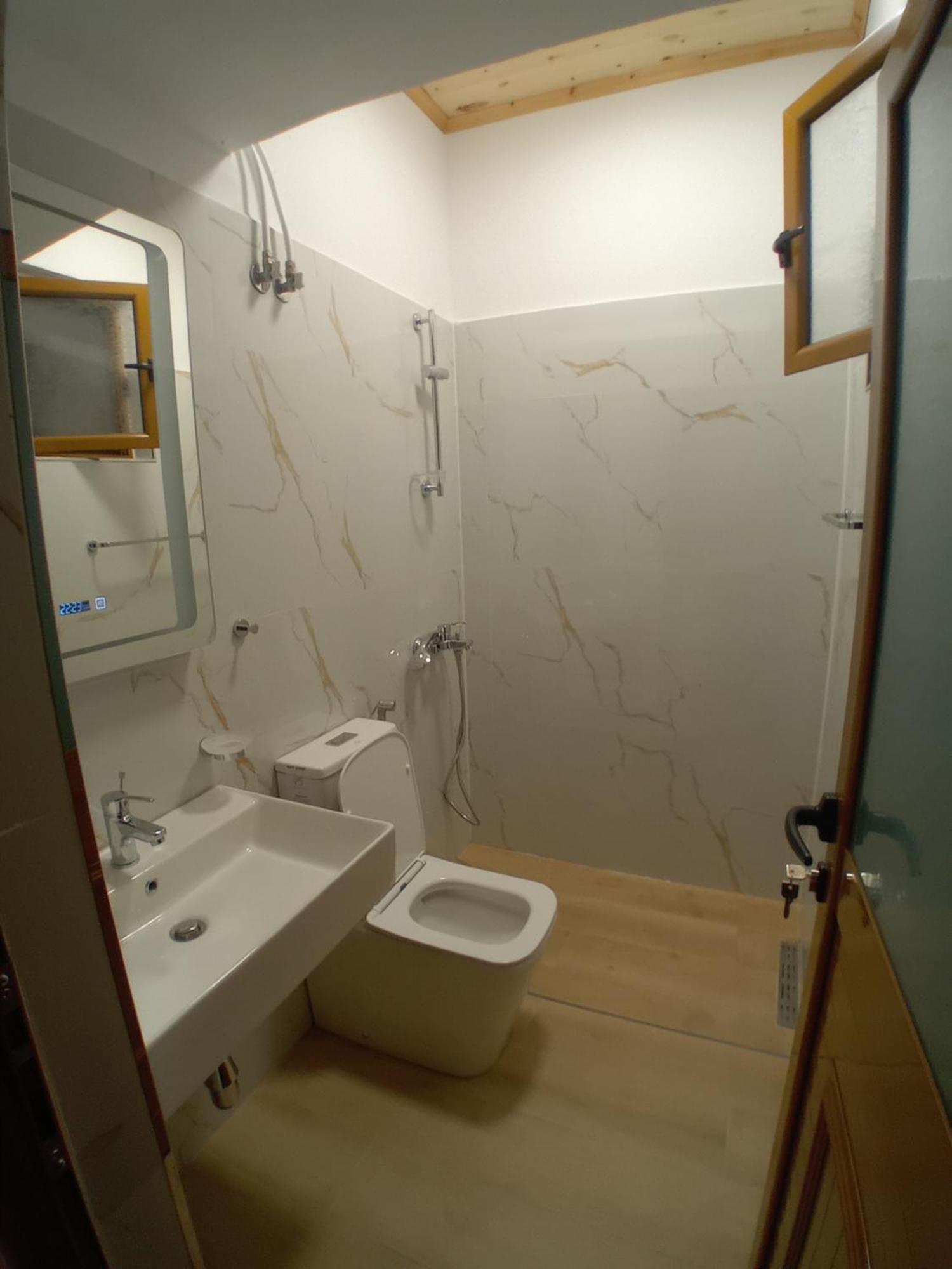 Arpet Guesthouse Gjirokaster Luaran gambar